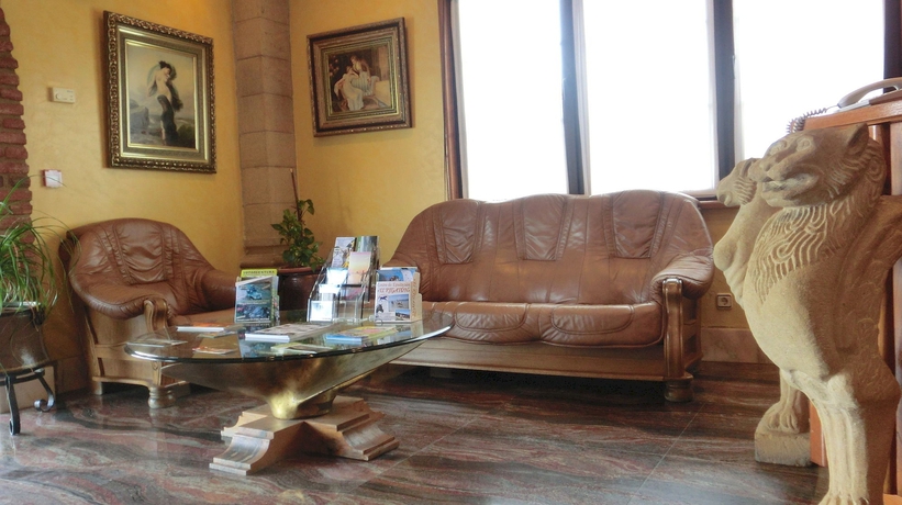 Imagen de los interiores del Hotel Las Ruedas. Foto 12