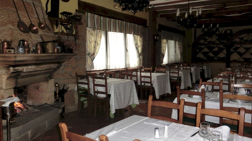 Imagen del bar/restaurante del Hotel Las Ruedas. Foto 3