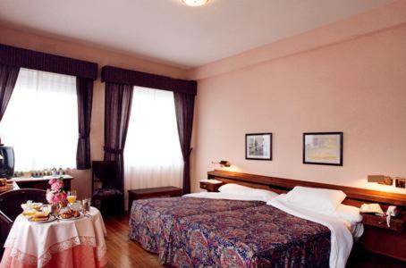 Imagen de la habitación del Hotel Las Sirenas, Viveiro. Foto 6