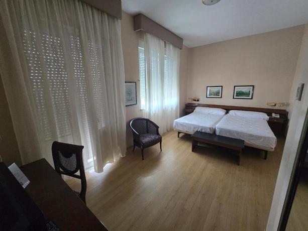 Imagen de la habitación del Hotel Las Sirenas, Viveiro. Foto 3