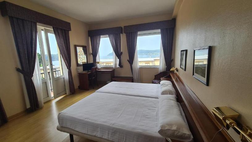 Imagen de la habitación del Hotel Las Sirenas, Viveiro. Foto 4