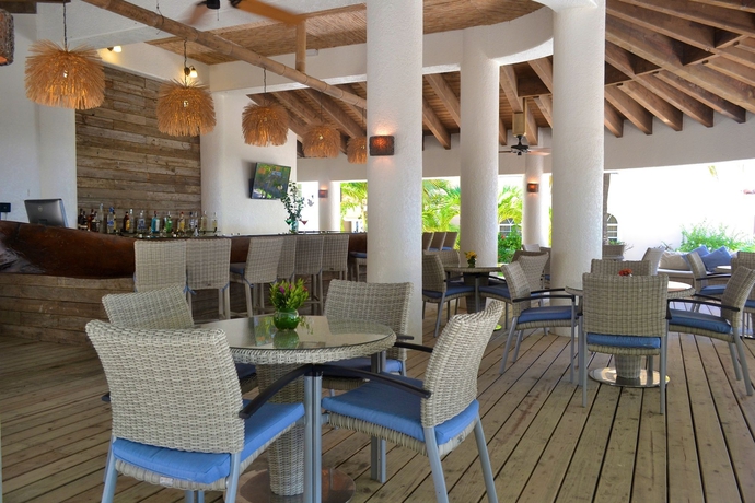 Imagen del bar/restaurante del Hotel Las Sirenas by Mayan Princess Rooms. Foto 5