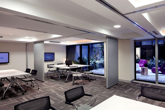 Imagen de la habitación del Hotel Las Suites Campos Eliseos. Foto 2