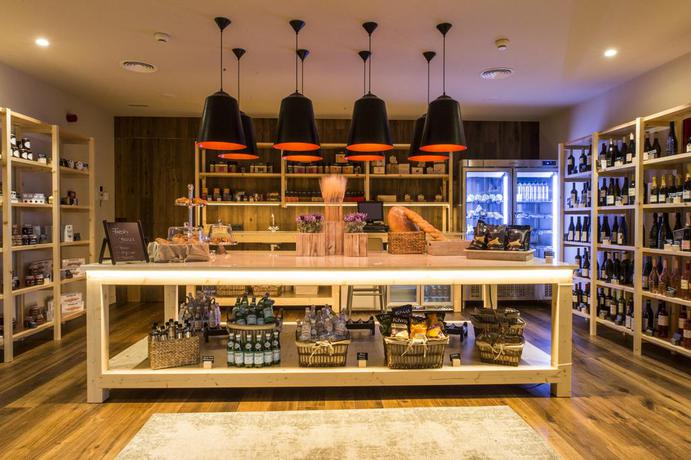 Imagen del bar/restaurante del Hotel Las Terrazas De Abama Suites. Foto 18