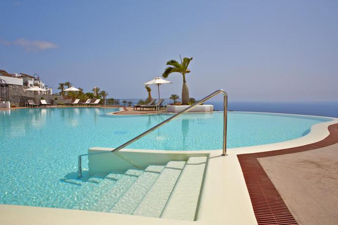 Imagen de la piscina del Hotel Las Terrazas De Abama Suites. Foto 27