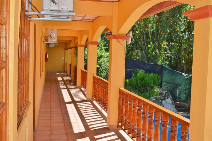 Imagen de los interiores del Hotel Las Tres Banderas. Foto 11