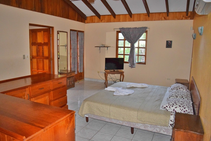 Imagen de la habitación del Hotel Las Tres Banderas. Foto 7