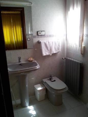 Imagen de la habitación del Hotel Las Truchas. Foto 9