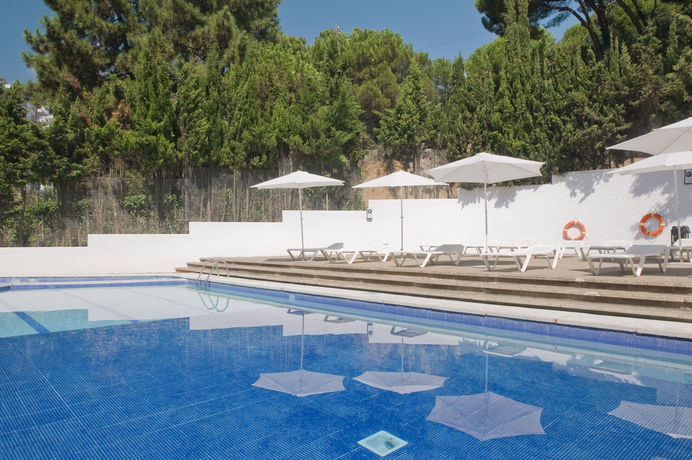 Imagen de la piscina del Hotel Las Vegas, Calella. Foto 13