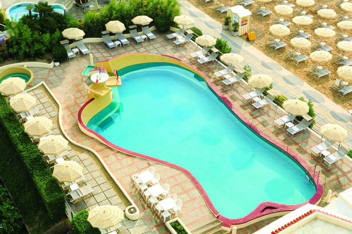 Imagen de la piscina del Hotel Las Vegas, Lido Di Jesolo. Foto 9