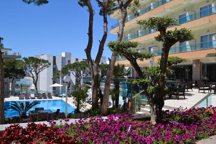 Imagen de los exteriores del Hotel Las Vegas, Salou. Foto 8