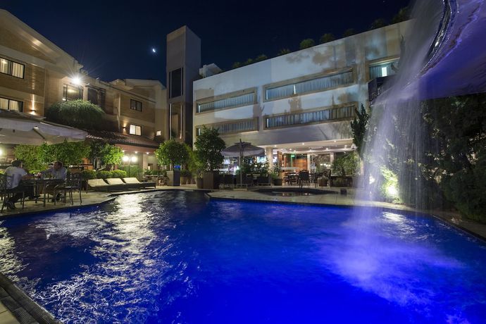 Imagen de la piscina del Hotel Las Ventanas Suite. Foto 13