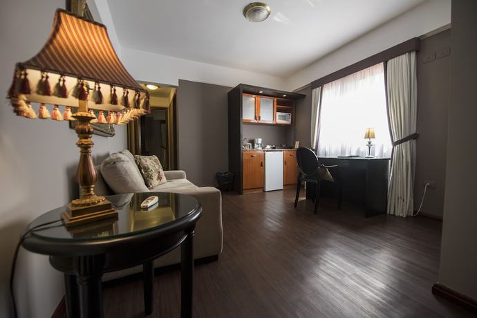 Imagen de la habitación del Hotel Las Ventanas Suite. Foto 5