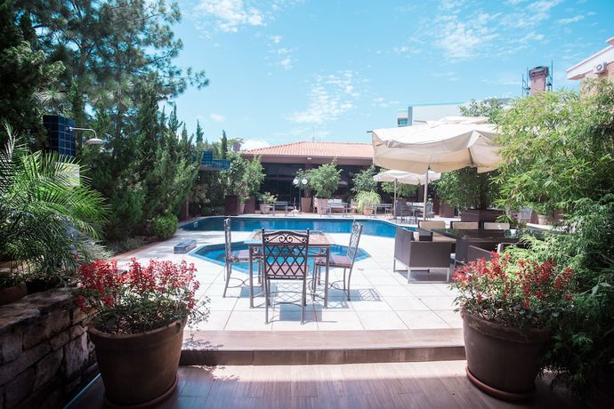 Imagen de la piscina del Hotel Las Ventanas Suite. Foto 20