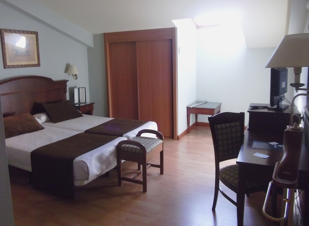 Imagen de la habitación del Hotel Lasa Sport. Foto 6