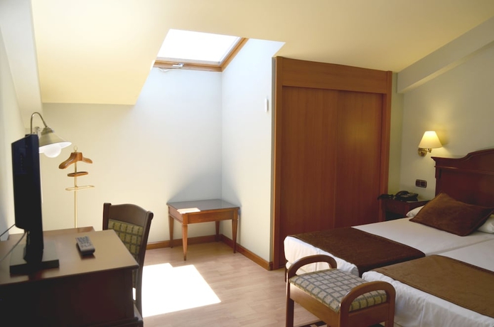 Imagen de la habitación del Hotel Lasa Sport. Foto 15