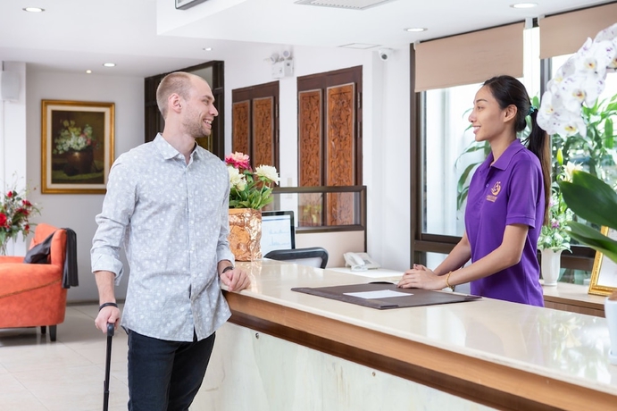 Imagen de los interiores del Hotel Lasalle Suites and Residence. Foto 13