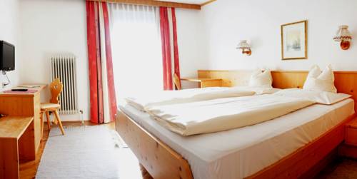 Imagen de la habitación del Hotel Laserz. Foto 4