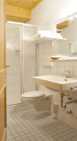 Imagen de la habitación del Hotel Laserz. Foto 5