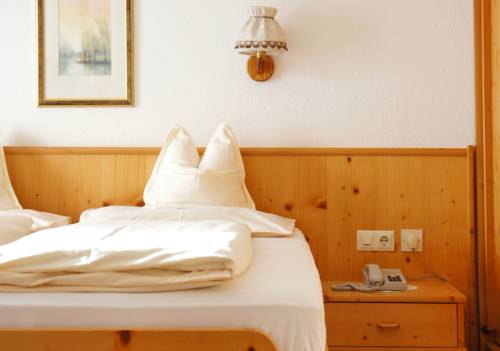 Imagen de la habitación del Hotel Laserz. Foto 8