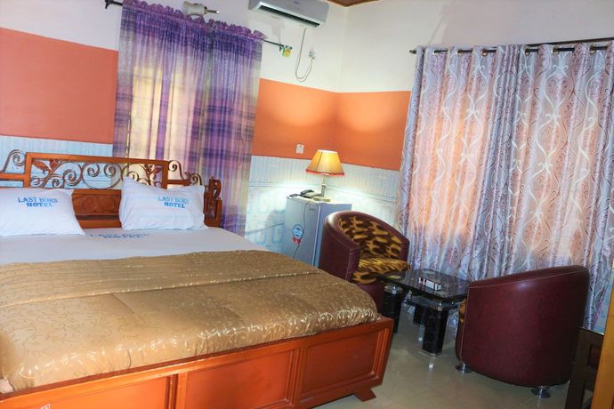 Imagen de la habitación del Hotel Last Born. Foto 12