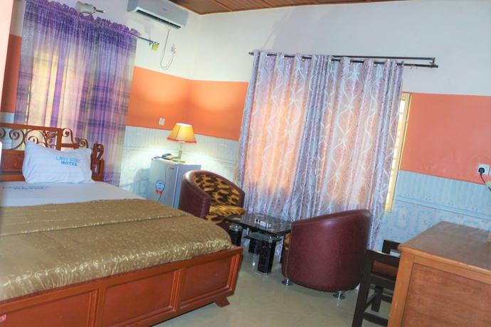 Imagen de la habitación del Hotel Last Born. Foto 14