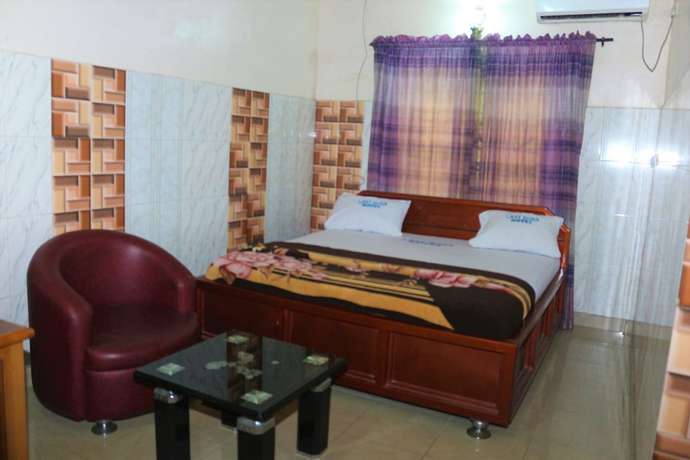 Imagen de la habitación del Hotel Last Born. Foto 15