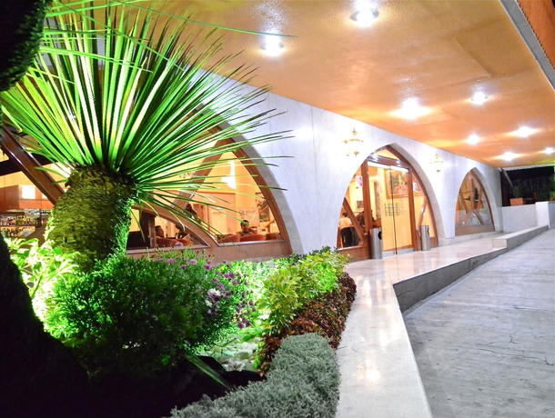 Imagen de los exteriores del Hotel Lastra. Foto 14