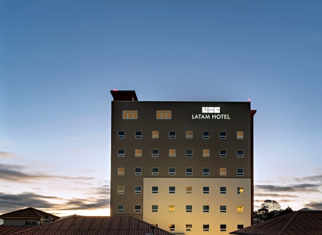 Imagen de los exteriores del Hotel Latam Plaza Pradera Quetzaltenango. Foto 12