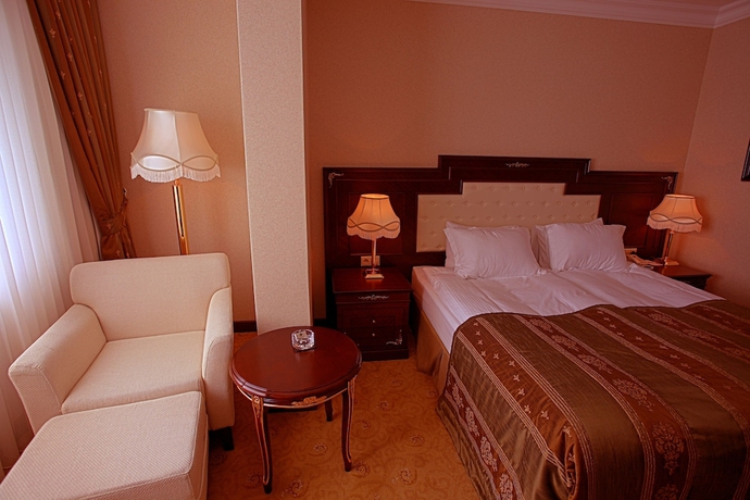Imagen de la habitación del Hotel Latanya Palm and Spa. Foto 6