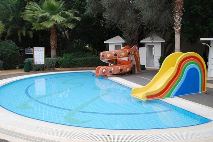 Imagen general del Hotel Latanya Park Resort - All Inclusive. Foto 8