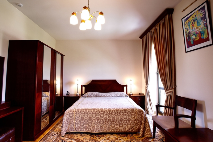 Imagen de la habitación del Hotel Latar Complex. Foto 9