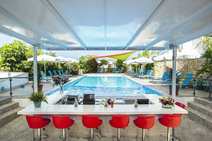 Imagen general del Hotel Latchi Escape And Suites. Foto 4