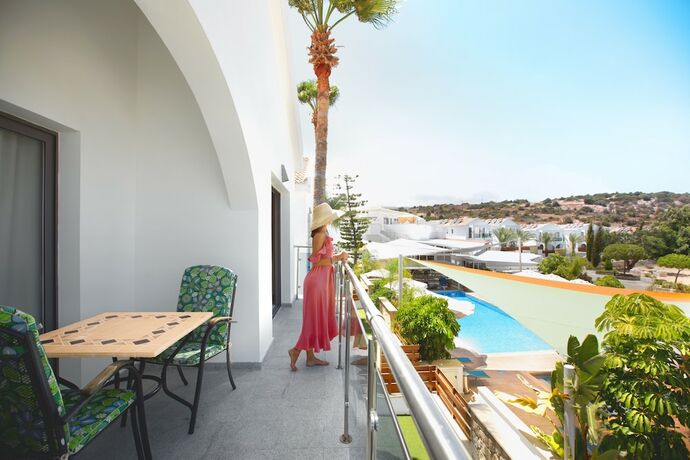 Imagen de la habitación del Hotel Latchi Escape And Suites. Foto 12