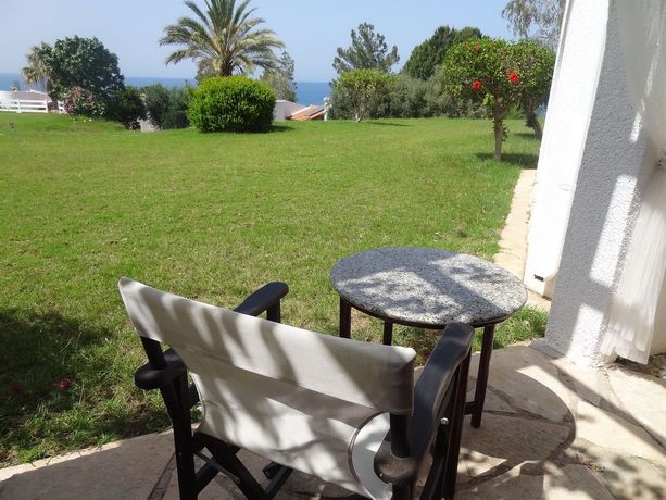 Imagen de los exteriores del Hotel Latchi Family Resort. Foto 10