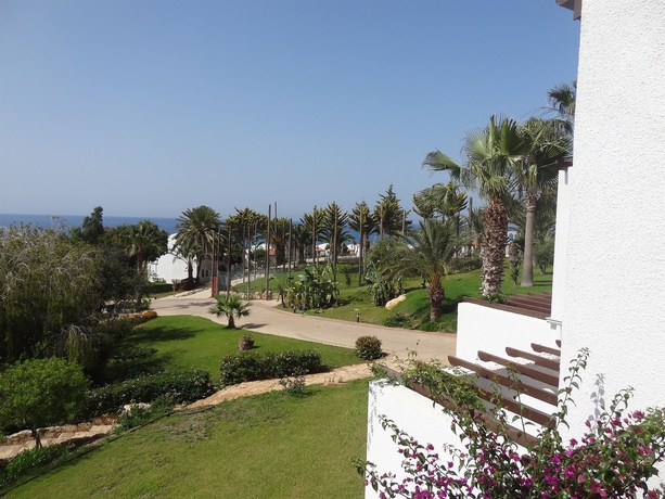 Imagen de la habitación del Hotel Latchi Family Resort. Foto 5