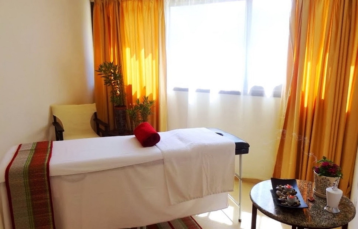 Imagen de los interiores del Hotel Latchi Family Resort. Foto 14