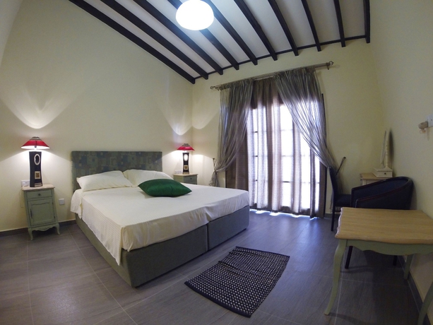 Imagen de la habitación del Hotel Latchi Family Resort. Foto 9