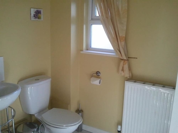 Imagen de la habitación del Hotel Latchmead. Foto 8