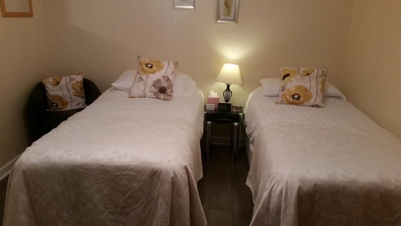 Imagen de la habitación del Hotel Latchmead. Foto 9