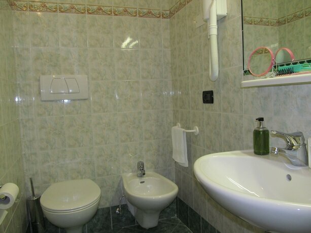 Imagen de la habitación del Hotel Latemar. Foto 6