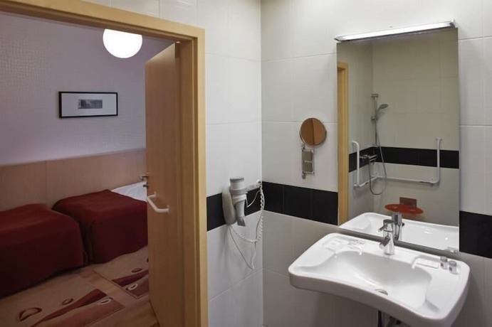 Imagen de la habitación del Hotel Laterum, Pecs. Foto 9