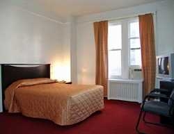 Imagen de los exteriores del Hotel Latham. Foto 4