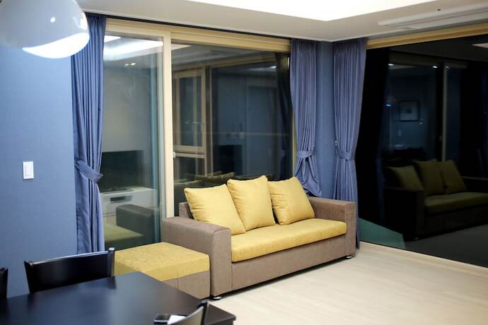 Imagen de la habitación del Hotel Latierra Terrace Golf Village. Foto 3