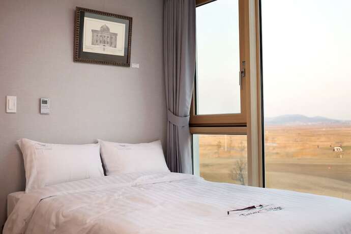 Imagen de la habitación del Hotel Latierra Terrace Golf Village. Foto 14