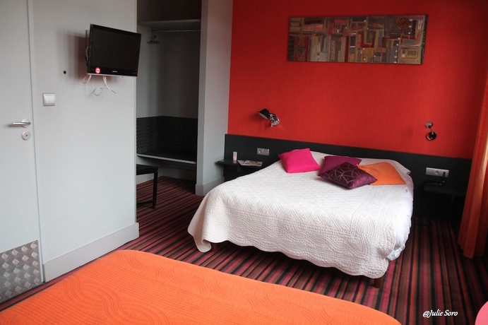 Imagen de la habitación del Hotel Latino Caf&eacute;. Foto 4