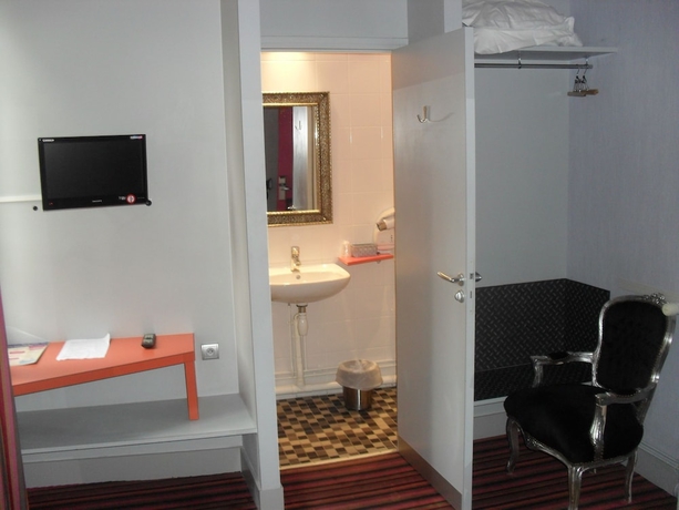 Imagen de la habitación del Hotel Latino Caf&eacute;. Foto 6