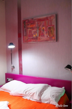 Imagen de la habitación del Hotel Latino Caf&eacute;. Foto 8