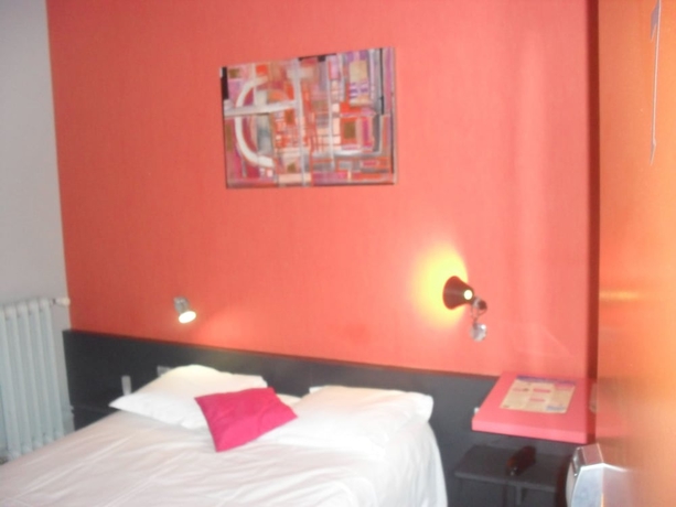 Imagen de la habitación del Hotel Latino Caf&eacute;. Foto 10