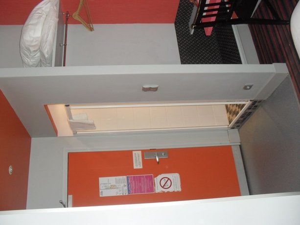 Imagen de la habitación del Hotel Latino Caf&eacute;. Foto 14